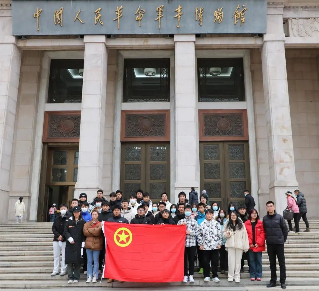ylzz总站线路检测学子参观中国人民革命军事博物馆